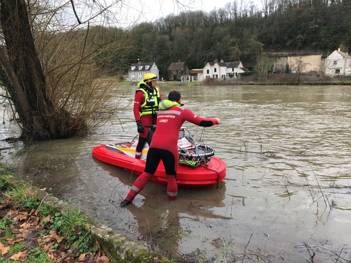 river flooding rescue